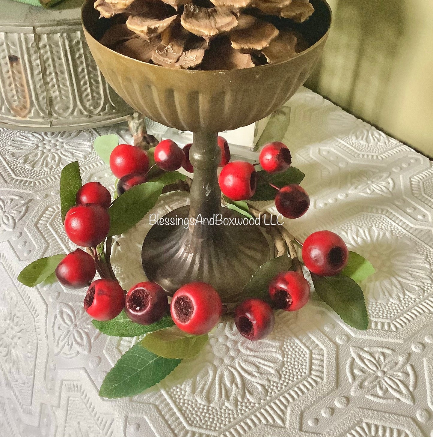 Christmas Berry Pod Wreath, Christmas Window Wreath, Mini Wreath, Kitchen Cabinets Decor, Christmas Decorations, Tabescape