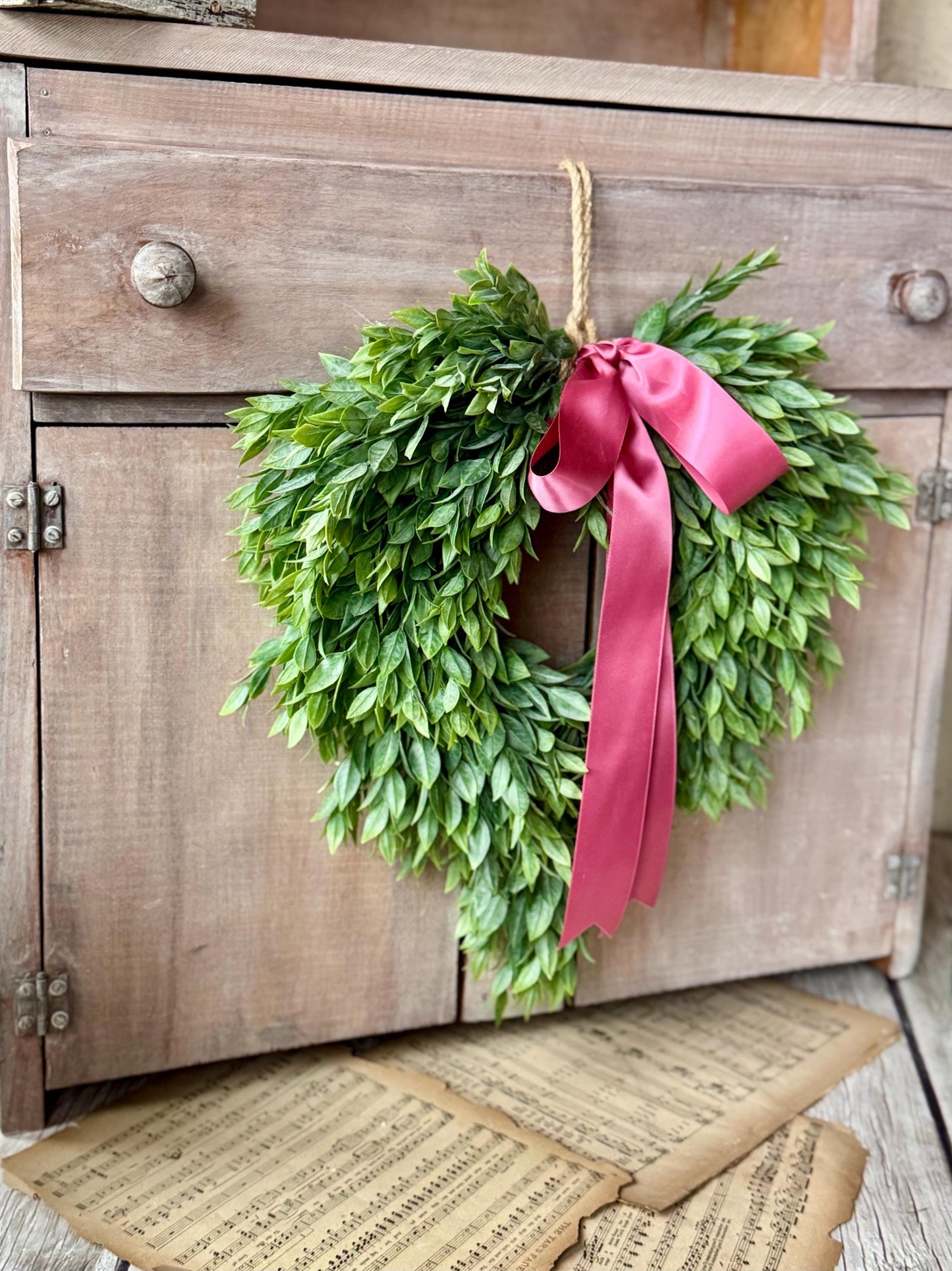 Greenery Wreath, Heart Shaped Wreath, Modern Door Wreath, Spring Wreath, Summer Wreath, Apartment Door Wreath, Nursing Home Decor