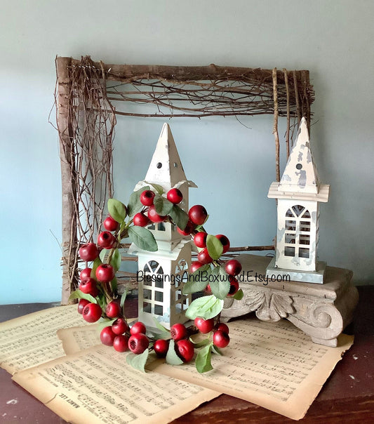 Christmas Berry Pod Wreath, Christmas Window Wreath, Mini Wreath, Kitchen Cabinets Decor, Christmas Decorations, Tabescape