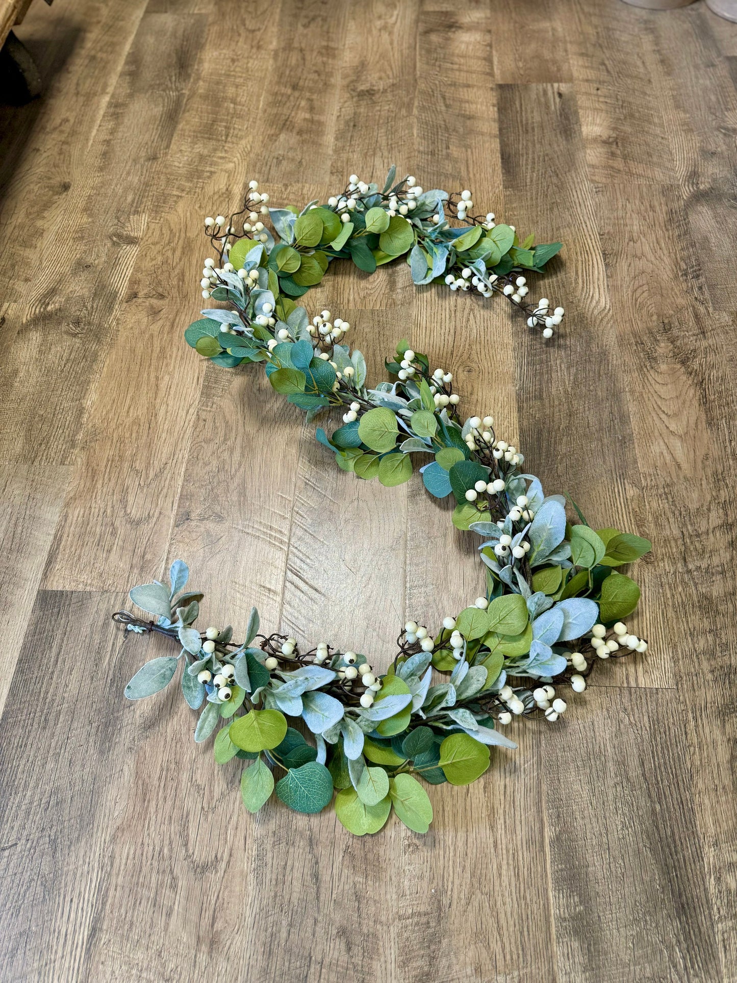 White Berry Garland, White Berry Lambs Ear Eucalyptus Garland, Garland for Mantle, Fireplace Decor, White Wedding Garland