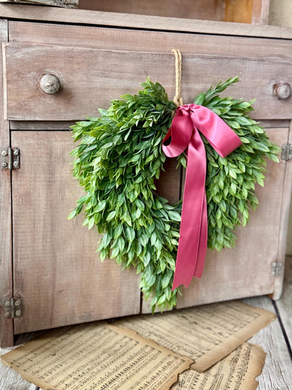 Greenery Wreath, Heart Shaped Wreath, Modern Door Wreath, Spring Wreath, Summer Wreath, Apartment Door Wreath, Nursing Home Decor