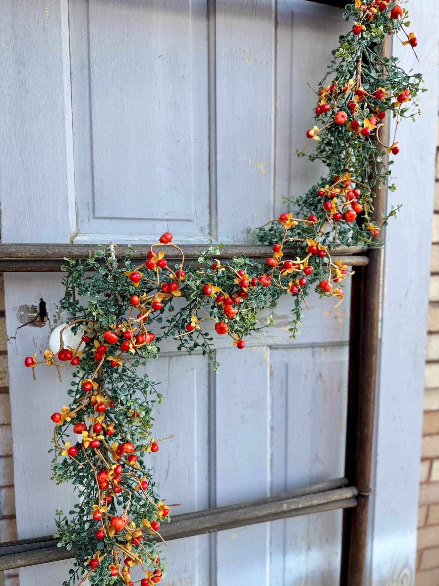 Fall Pumpkin Berry Garland for Mantle, Bittersweet Garland, Farmhouse Harvest Decor, Fireplace Decor, Fall Bittersweet Garland